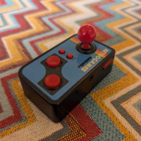 Mini Retro Game Console