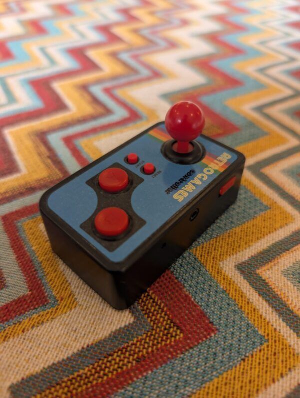 Mini Retro Game Console